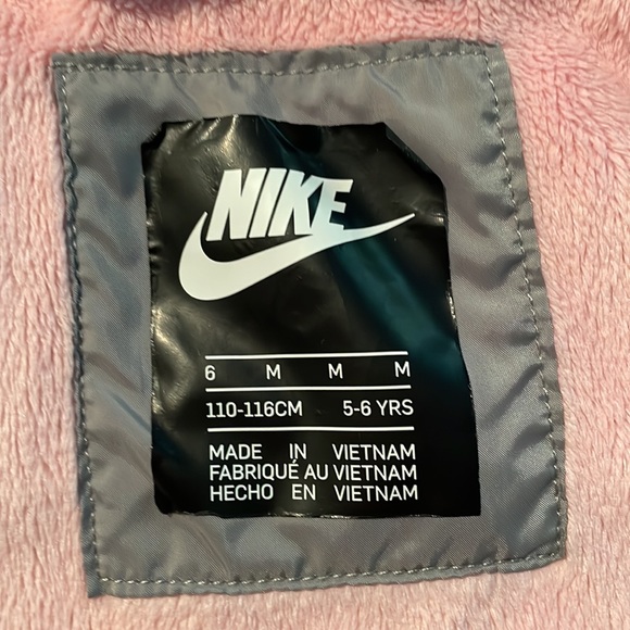 Nike girls fleece lined windbreaker - Picture 2 of 5